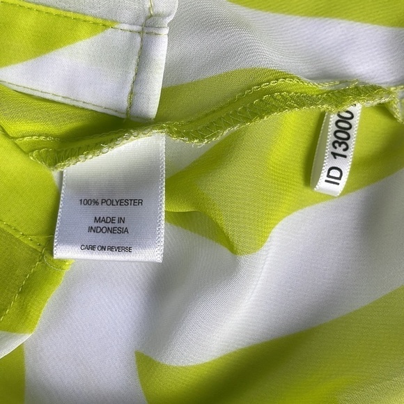 NEW York & Company Lime Green and White Chevron Pattern Sleeveless Sheer Blouse - Picture 5 of 8